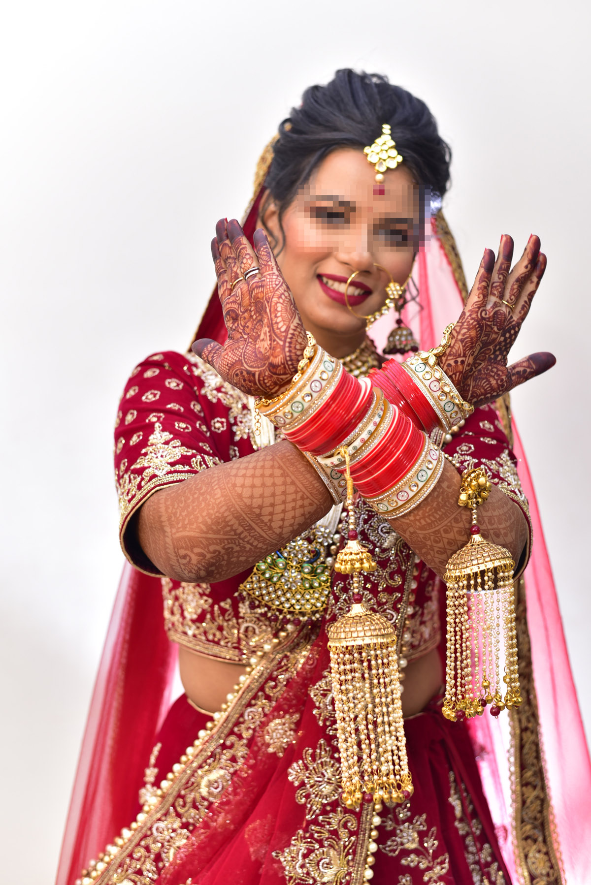 weddingphotography #bridalmakeup #bridetobe #portrait #traditional #dulhan  #indianbride #photography #poses #smilemakeover #indianbride | Instagram